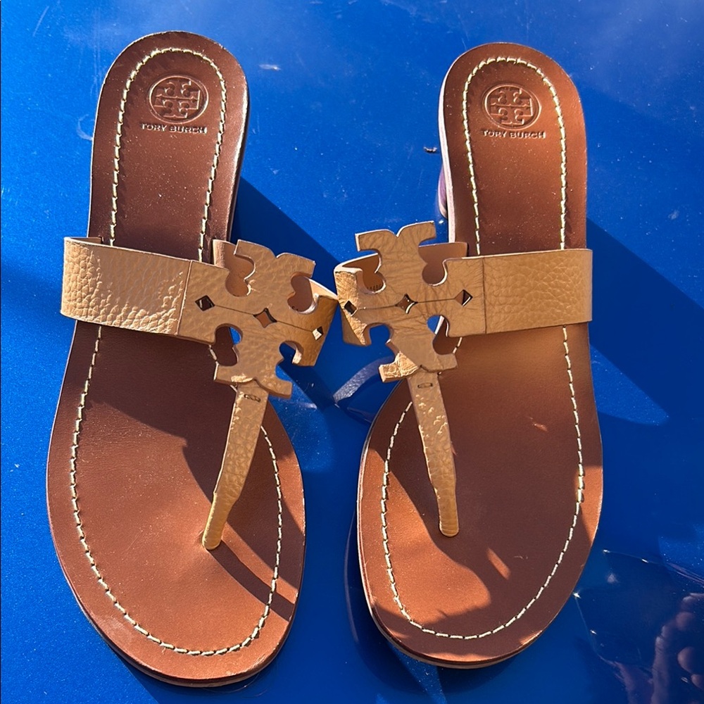 Preowned Tory Burch Tan Leather Sandals